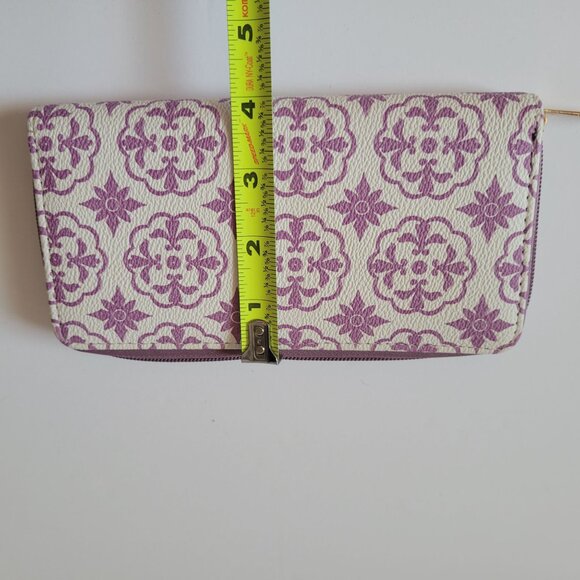 Floral Patterned Zip-Around Wallet With Purple & White Design - Picture 5 of 5